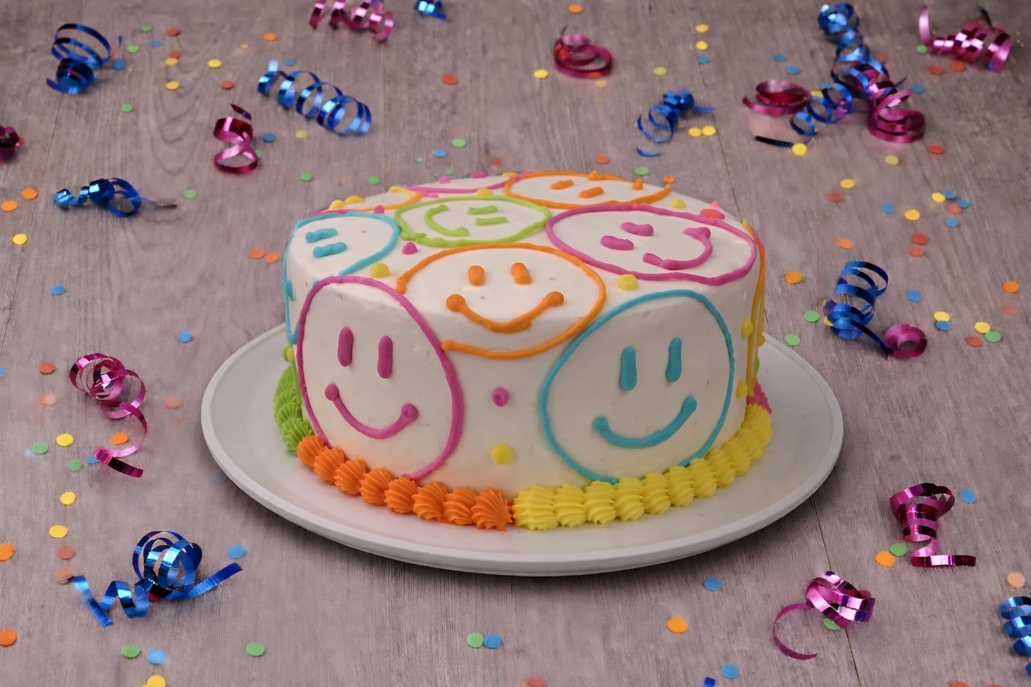 pastel especial dia del niño, dia del niño 2026, regalo dia del niño, pastel de caritas, carita feliz, pastel colorido