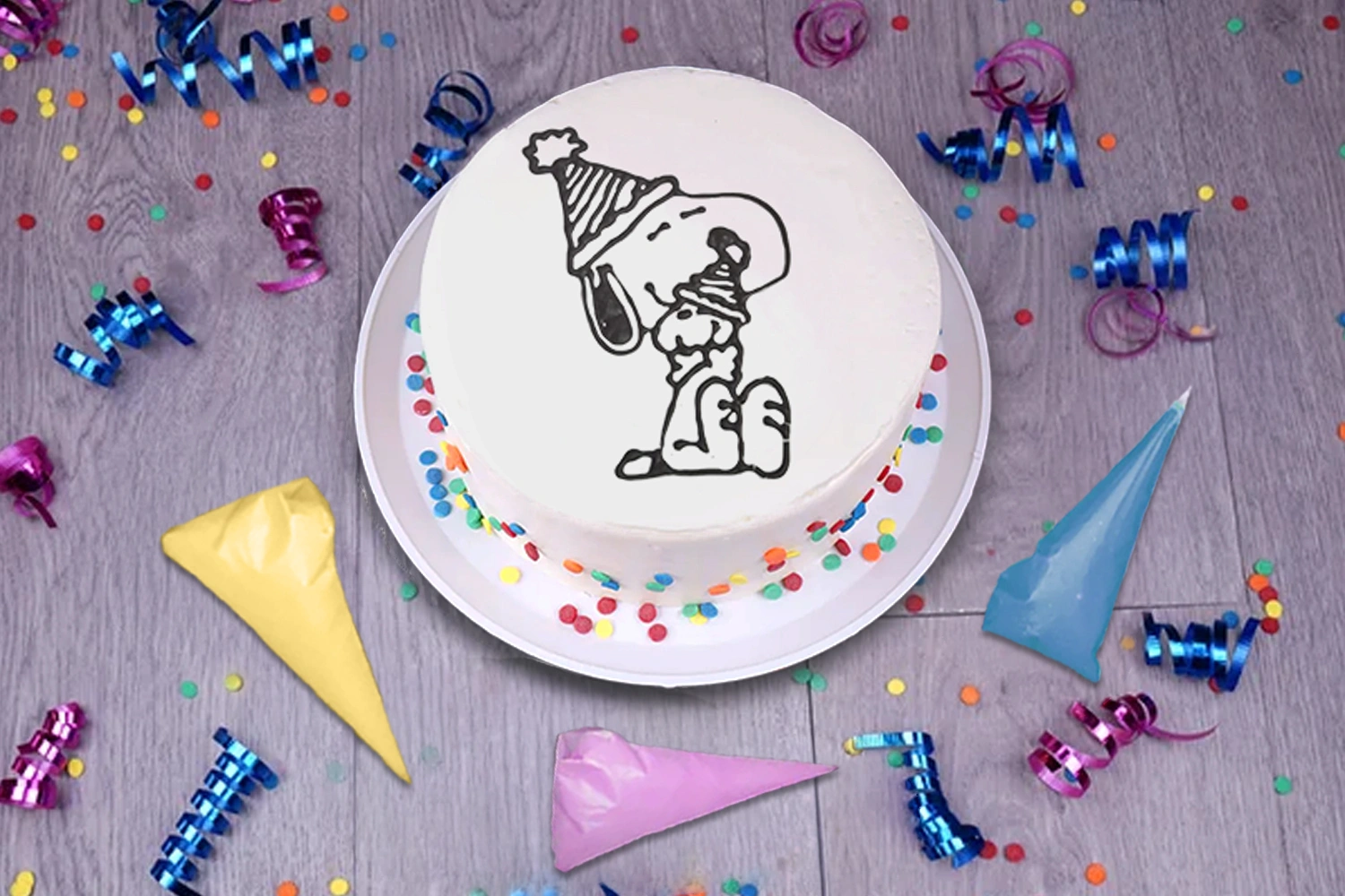 pastel de snoopy, pastel dia del niño, pastel dia de la niña, pastel decoralo tu mismo, pastel especial,